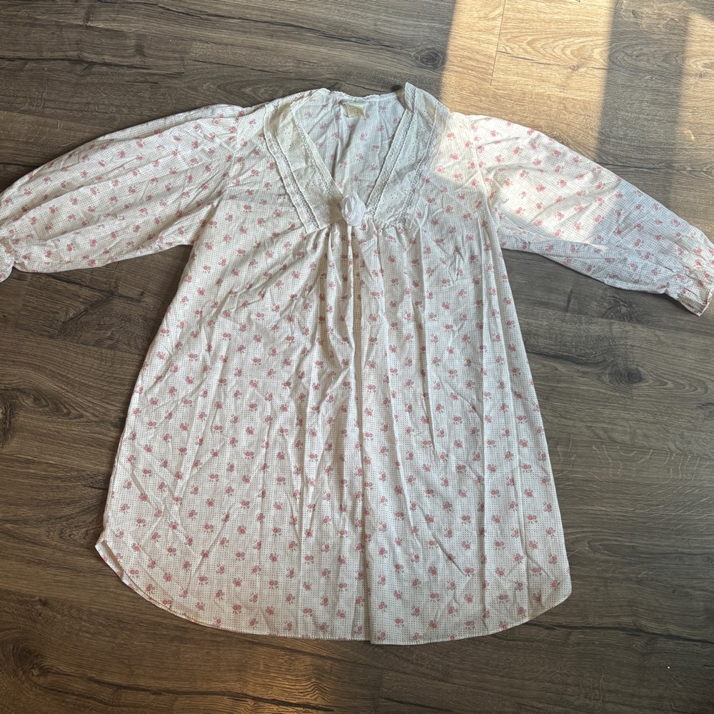 Gilligan & O'Malley Pink and White Nightgown Pajamas